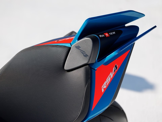 ML99 Concessionaria Roma | Aprilia RSV4 vista in pista